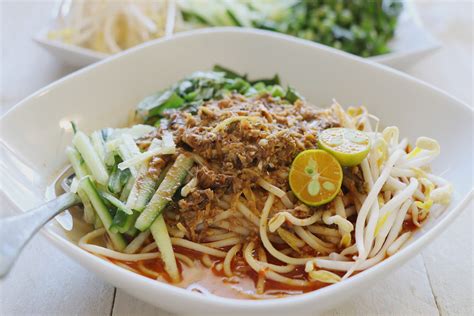  Laksa Johor, Acı ve Ekşi Tatların Dans Ettiği Bir Malay Lezzeti!